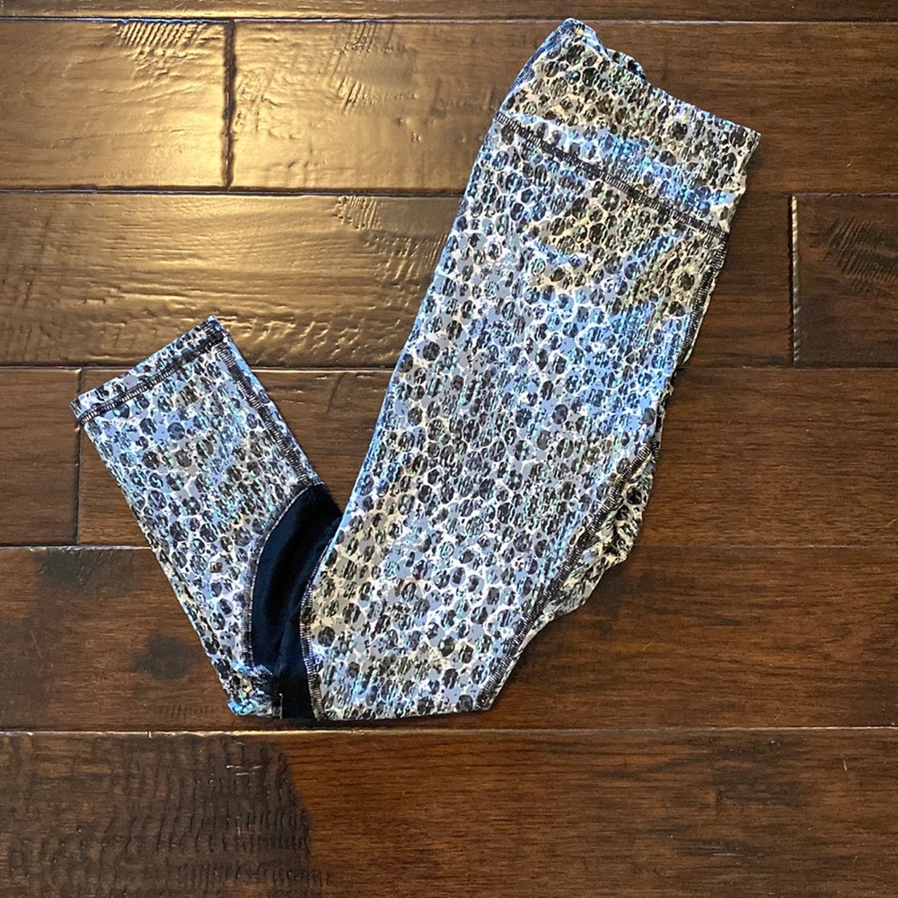 🖤Gaiam patterned cropped Capri leggings small